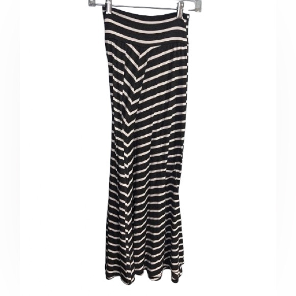 AB Studio Dresses & Skirts - AB studio: Dark grey and white skirt
